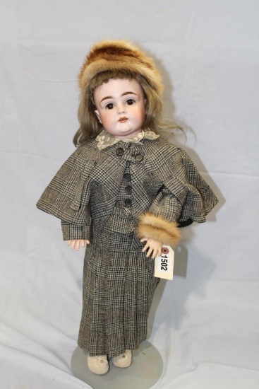 APPROX 25 IN KESTNER 161 VINTAGE WIG, ANTIQUE WOOL