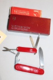 VICTORINOX SWISS KNIVES IN BOXES