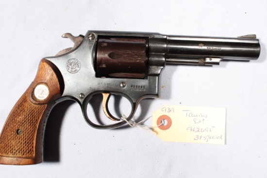 TAURUS 82?, SN 902695