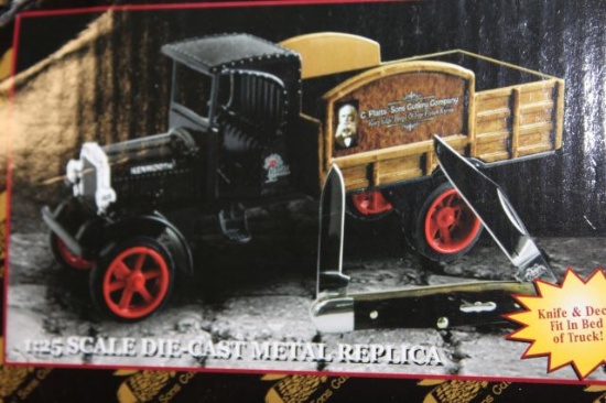 CASE 1925 KENWORTH TRUCK WITH CASE KNIFE
