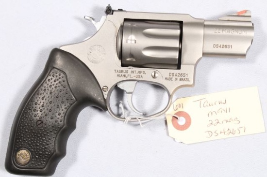 TAURUS M941,