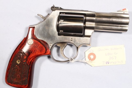 SMITH WESSON 686-6, SN DNM5713,