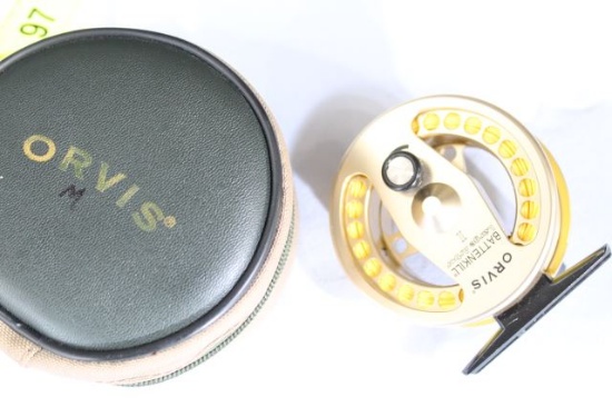 ORVIS BATTENKILL LARGE AROBR I REEL IN CANVAS CASE