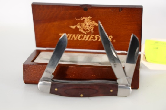 WINCHESTER 3 BLADE STOCKMAN KNIFE IN WOOD CASE