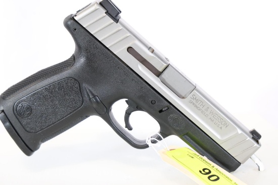 SMITH WESSON SD40VE, SN FDT0172,
