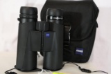 ZEISS CONQUEST HD 10 X 42 BINOCULARS, UNUSED