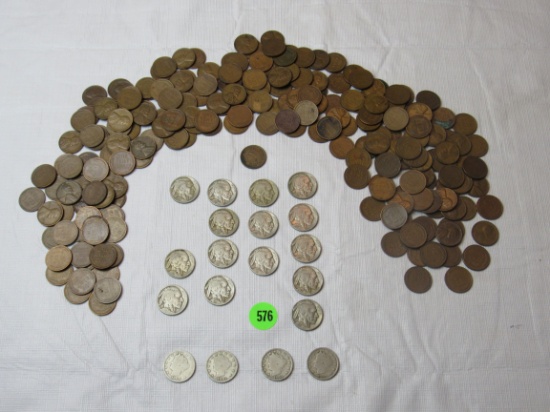 Collection of 15-Indian Head nickles, 4-V nickels, 222-Wheat pennies & 1 Indian Head penny