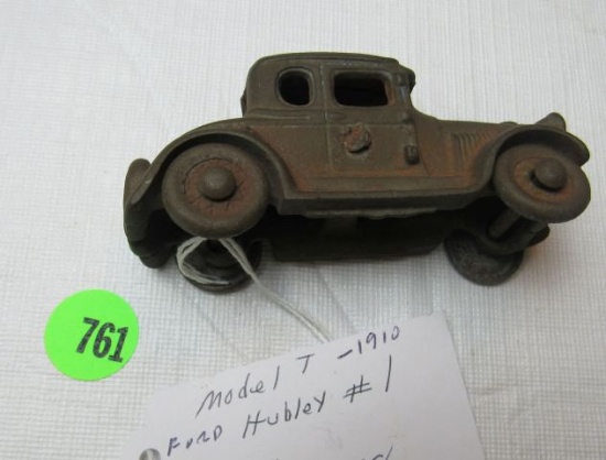 Vintage cast iron 1910 Ford Hubley toy car - 3 1/2" long