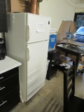 GE Refrigerator Freezer, Apartment Size.  Good working condition