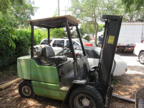 Clark 5000 lb LP forklift with pneumatic tires