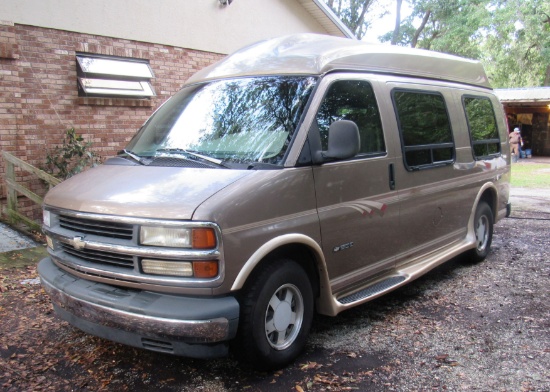 1997 Chevrolet Mvank III conversion van  with hydraulic wheel chair lift  97,000 miles
