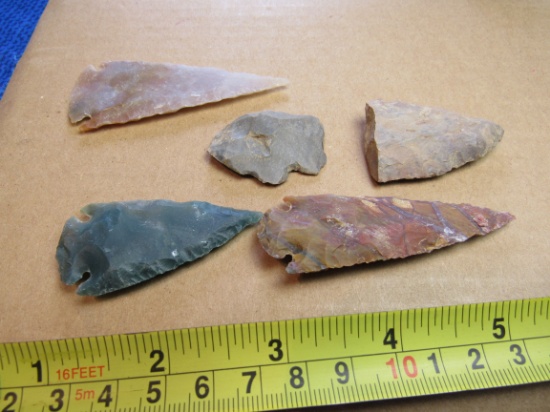 arrow head points