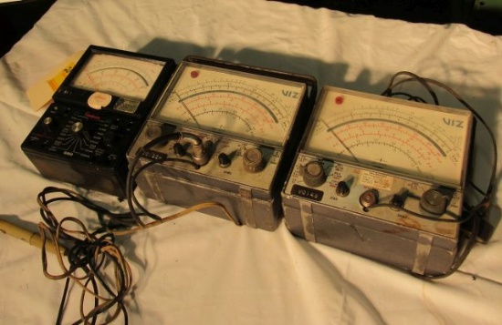 Simpson illumination meter in case