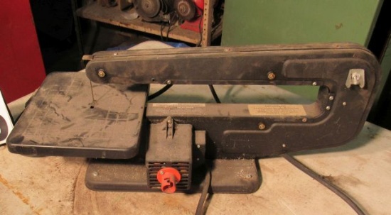 Dremel table top jig saw with 15" throat