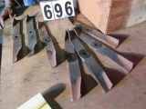 box of 40 lawn mower blades 14.5