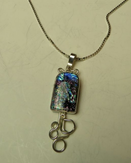 Sterling squid w/dichroic glass on 18" sterling box chain