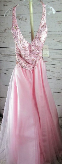 Partytime Formals - Formal Gowns for Pageants, Prom.