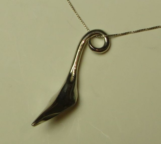 Sterling callalily pendant on 22" sterling chain