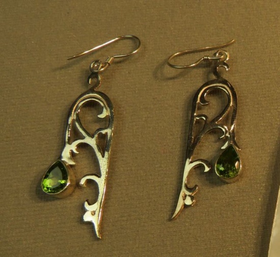 Sterling silver earrings peridot - shepherd hook