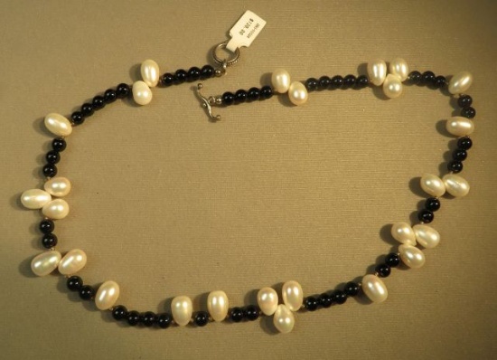 20" necklace - black onyx & fresh water pearls w/ toggle clasp