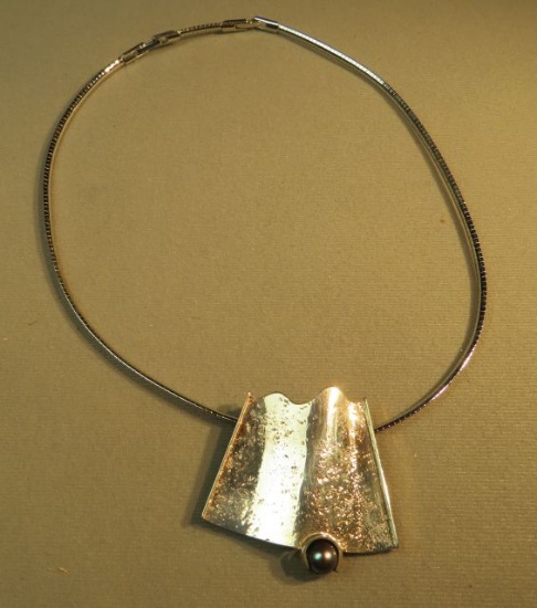 18" sterling omega necklace w/extension  & sterling slider w/1 black dyed pearl