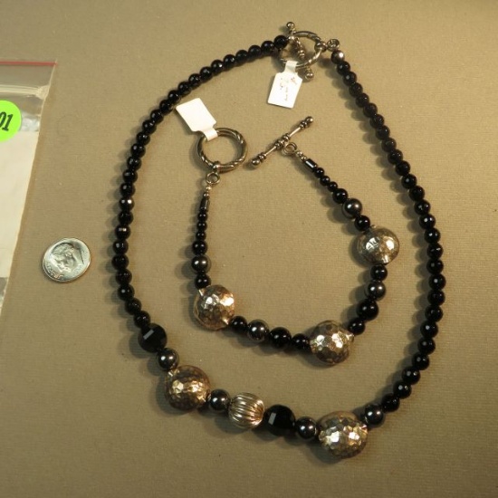 18" necklace - silver beads w/onyx & hematite and 8 1/2" matching bracelet w/toggle clasps - 2 pc se