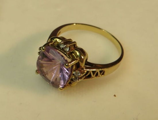 14K -yg- amethyst ring size 8 1/4 w/8 white stones (estate jewelry)