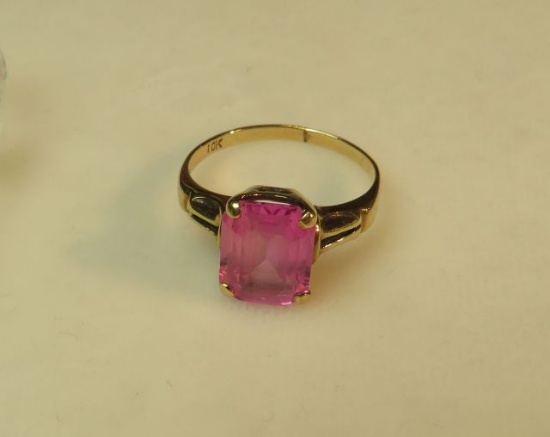 10K -yg- ring size 8 1/4 w/pink stone (estate jewelry)