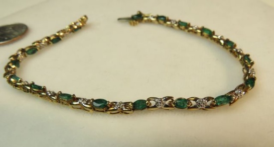 14K -yg- 7" bracelet w/20 emeralds - marque cut (broken clasp) (estate jewelry)