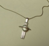 Sterling cross w/coin pearl on 20