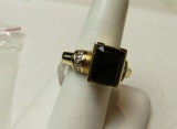 14K -yg- green chrome tourmaline ring size 8, weight 15.3 g with 8 diamonds  @ 3@10. 3@8. 2@2.