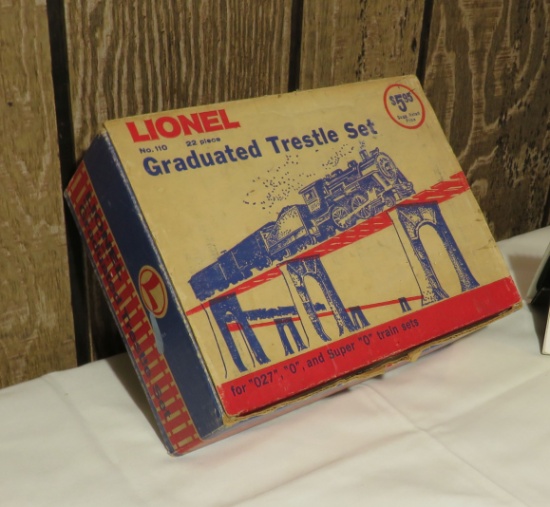 Vintage Lionel Graduated Trestle Set 027 and Train Set 110 with Box