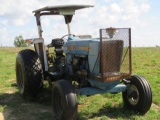 5900 Ford tractor diesel 2wd runs good working hydraulics