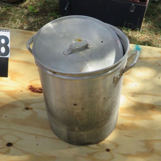 5 gallon stgock pot with lid (lid has some dents and dings)