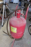 Central Pneumatic Pressurized Sandblaster Pot  40lb capacity  Model# 34202  shut off valve and water