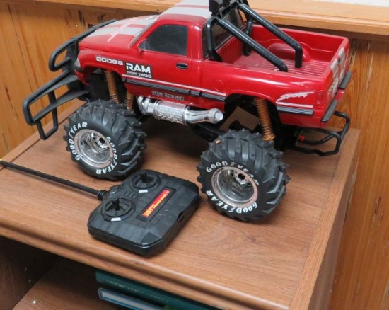 Radio control Dodge off road truck model by Radio Shack Hot Machine II