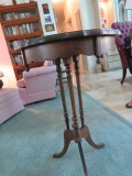 Walnut, scalloped edge, oval lamp table