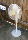 Feature Comfort oscillating floor fan