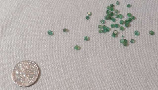 Emerald Green, dark Round Faceted Asst, melee 4.40cts