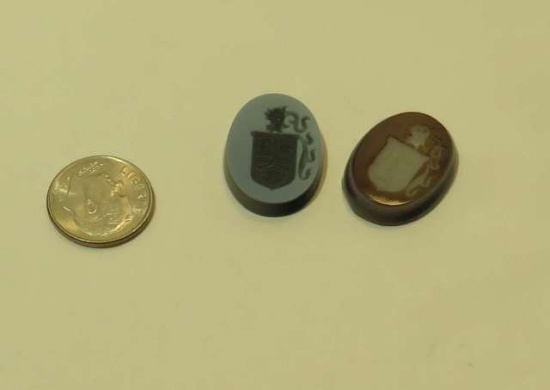Quartz, intaglio crosses Black-white reddish white Oval Smooth 23mm x 17mm
