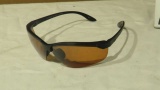 pair solar comfort designer sun glasses