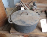 lidded cast iron pot 10