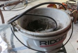 ridgid oil pan with recycle pump for threading oil