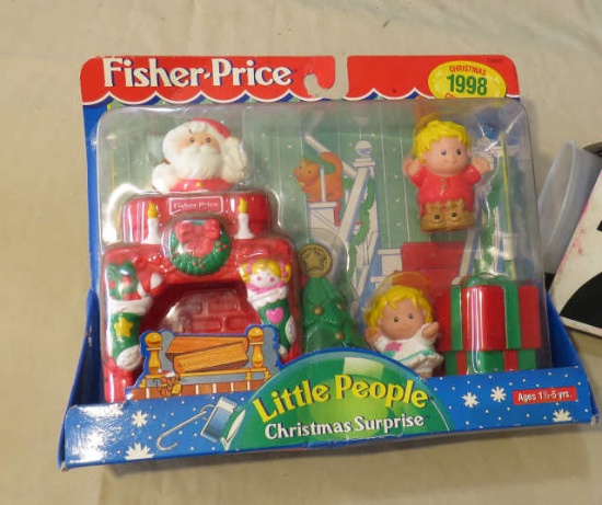Fisher Price 1998 Little People Christmas Surprise in original package