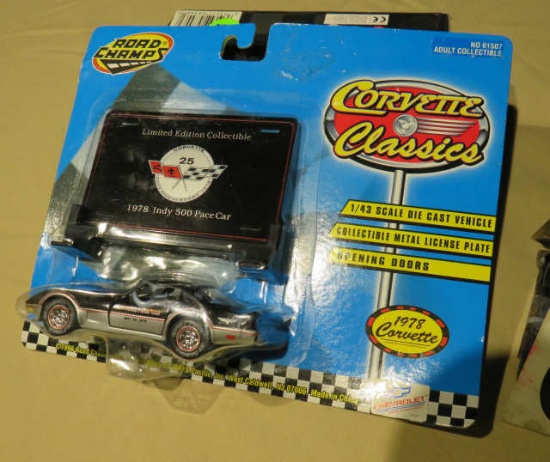 Road Champs 1/43 scale die cast metal 1978 Corvette, the official pace car of the Indy 500 Limited E