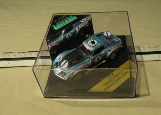 1971 Corvette #1 from Le Mans 1971 Ecurie Leopard with display case Vitesse Limited Edition 1/24 sca