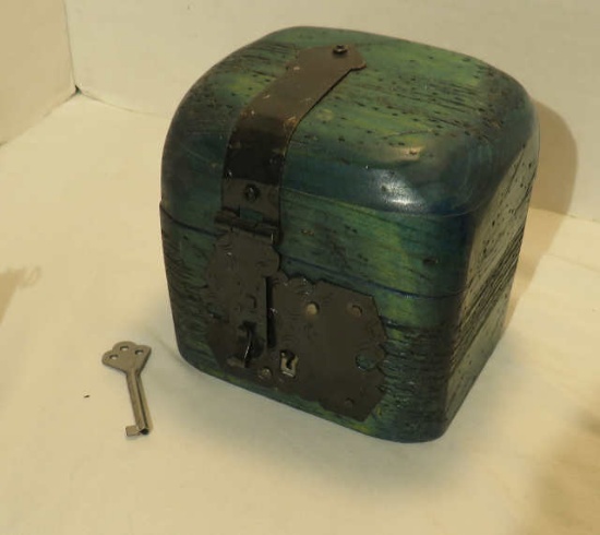 Small enameled wood locking box with key, 6"x5"x6"h