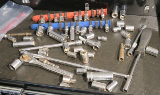 1/4" drive socket extensions, ratchet and standard and metric sockets