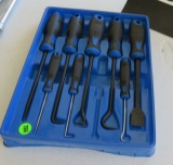 8 piece pick tool set in plastic case