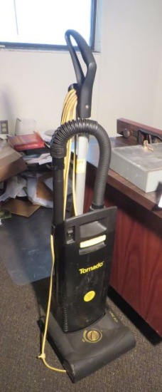 Tornado upright vacuum cleaner